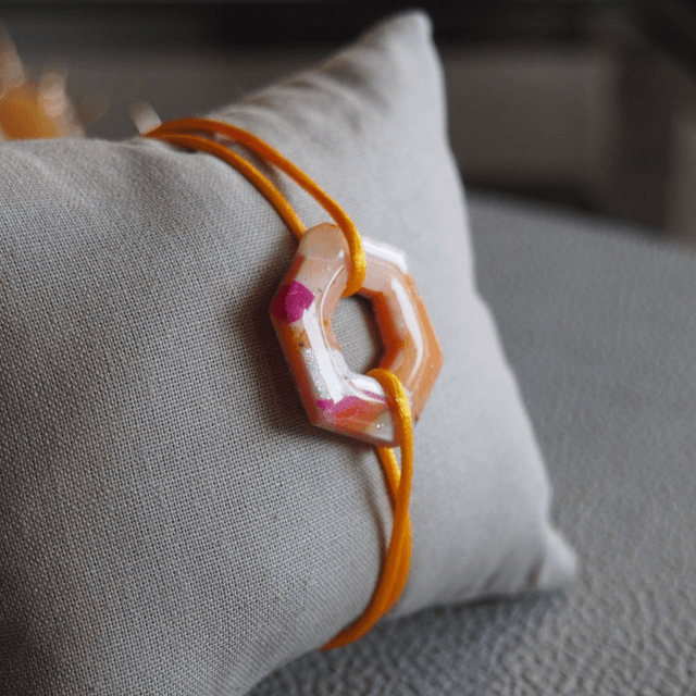  Bracelet femme cordon coulissant polygone effet marbré orange