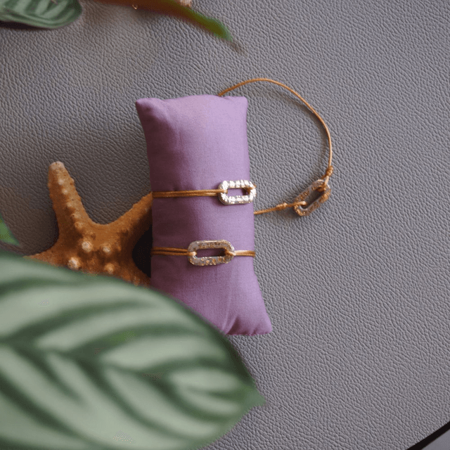 Bracelet artisanal cordon coulissant doré fait main effet pierre craquelé