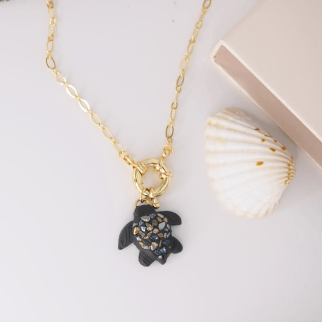 Collier tortue trésor marin