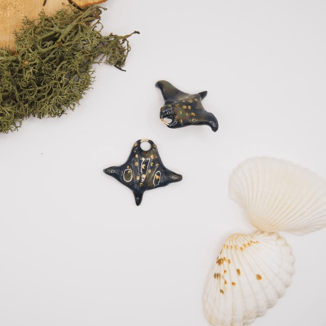 Broche raie léopard 