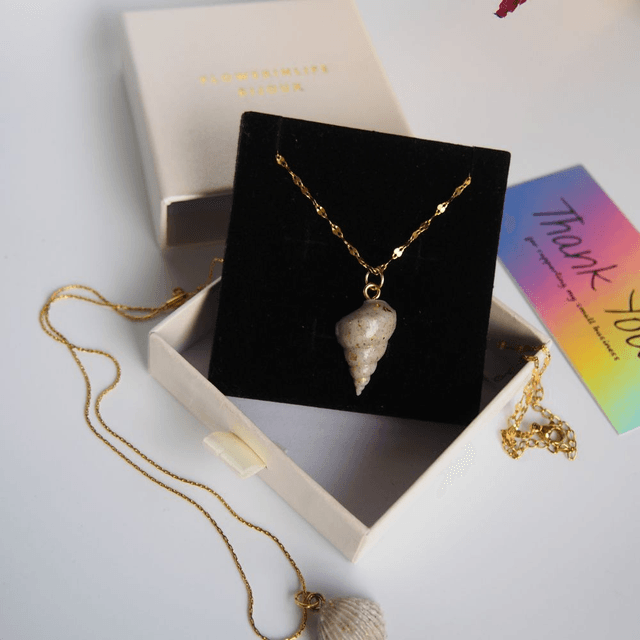 Collier coquillage escargot fait main chaîne acier inoxydable 