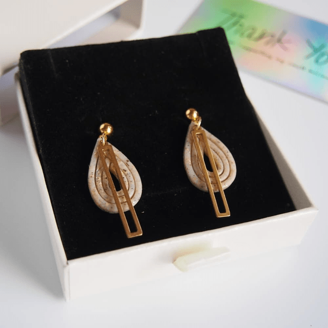 Boucles d'oreilles galets dorés