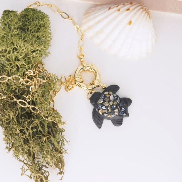 Collier tortue trésor marin