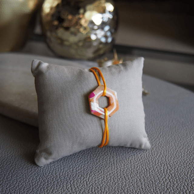  Bracelet femme cordon coulissant polygone effet marbré orange